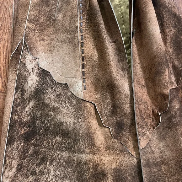 Penny Lane Rodeo-Ready Vintage Levinson
Leather Coat - NFR Statement Piece - Picture 14 of 15